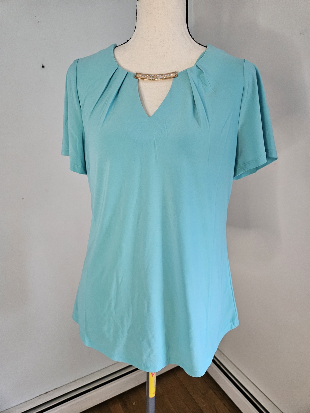 Notations Turquoise Short-Sleeve Jewel Keyhole Top